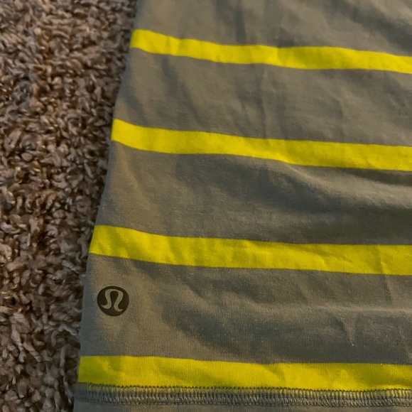 LULELEMON Shirt Medium LULU - Picture 3 of 3